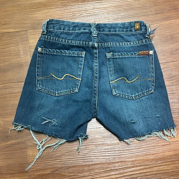 For all mankind Jean shorts. - Picture 2 of 4